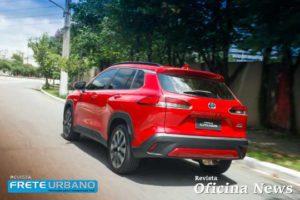 Toyota Corolla Cross chega em versão flex e híbrida